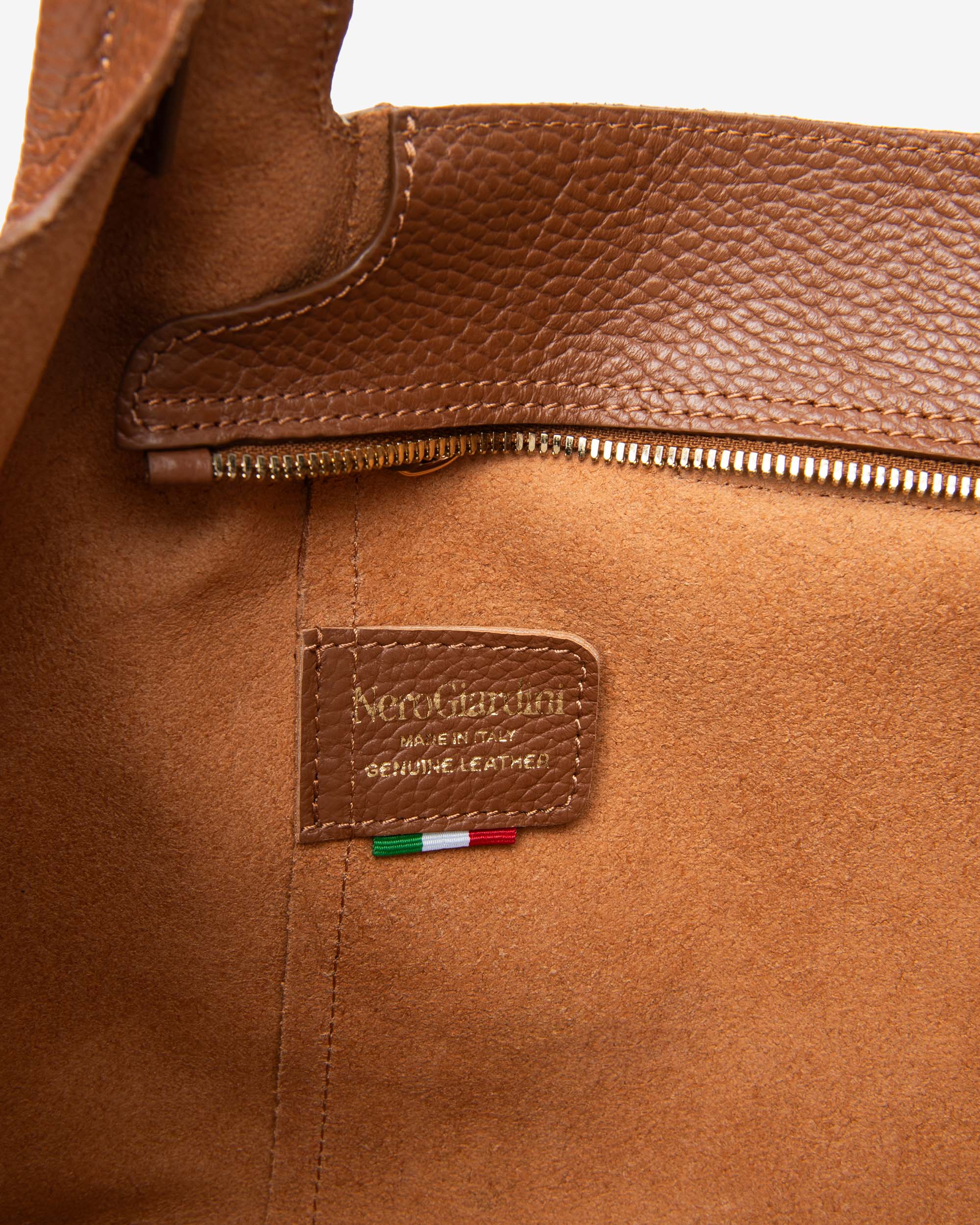 Women's Leather Shoulder Bag - Image 4