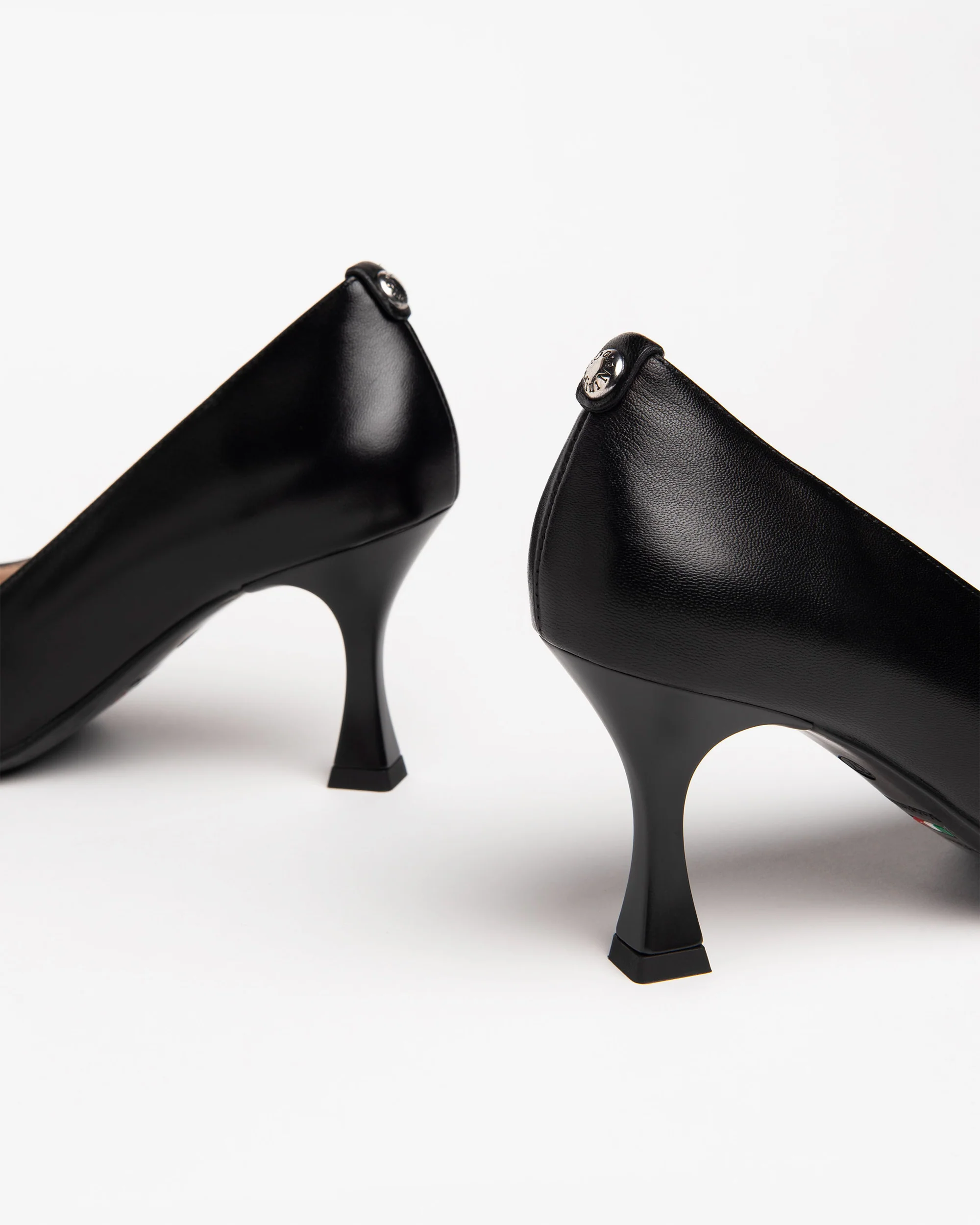 Women’s Leather Pumps - Image 4