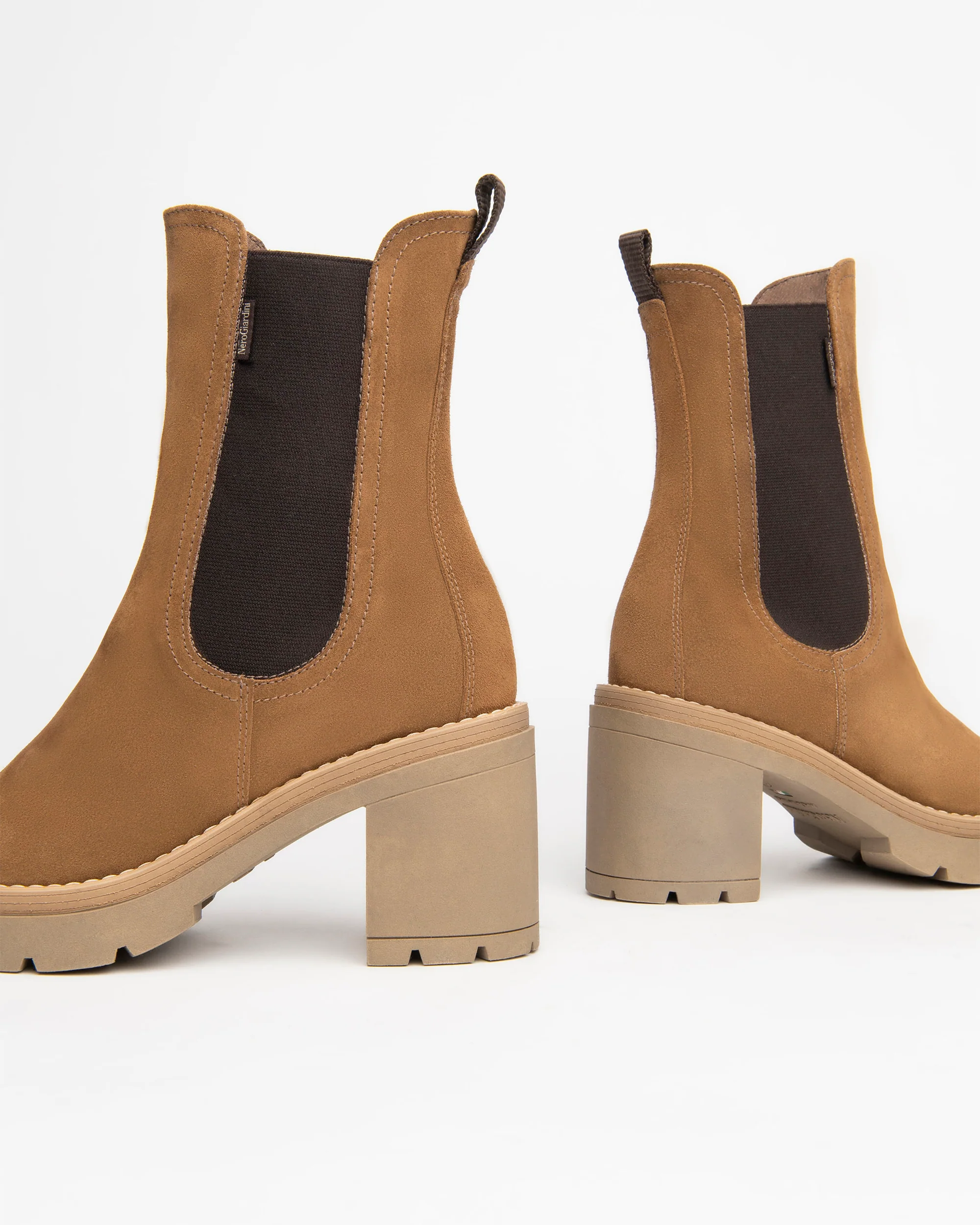Women’s Leather Chelsea Boots - Image 4