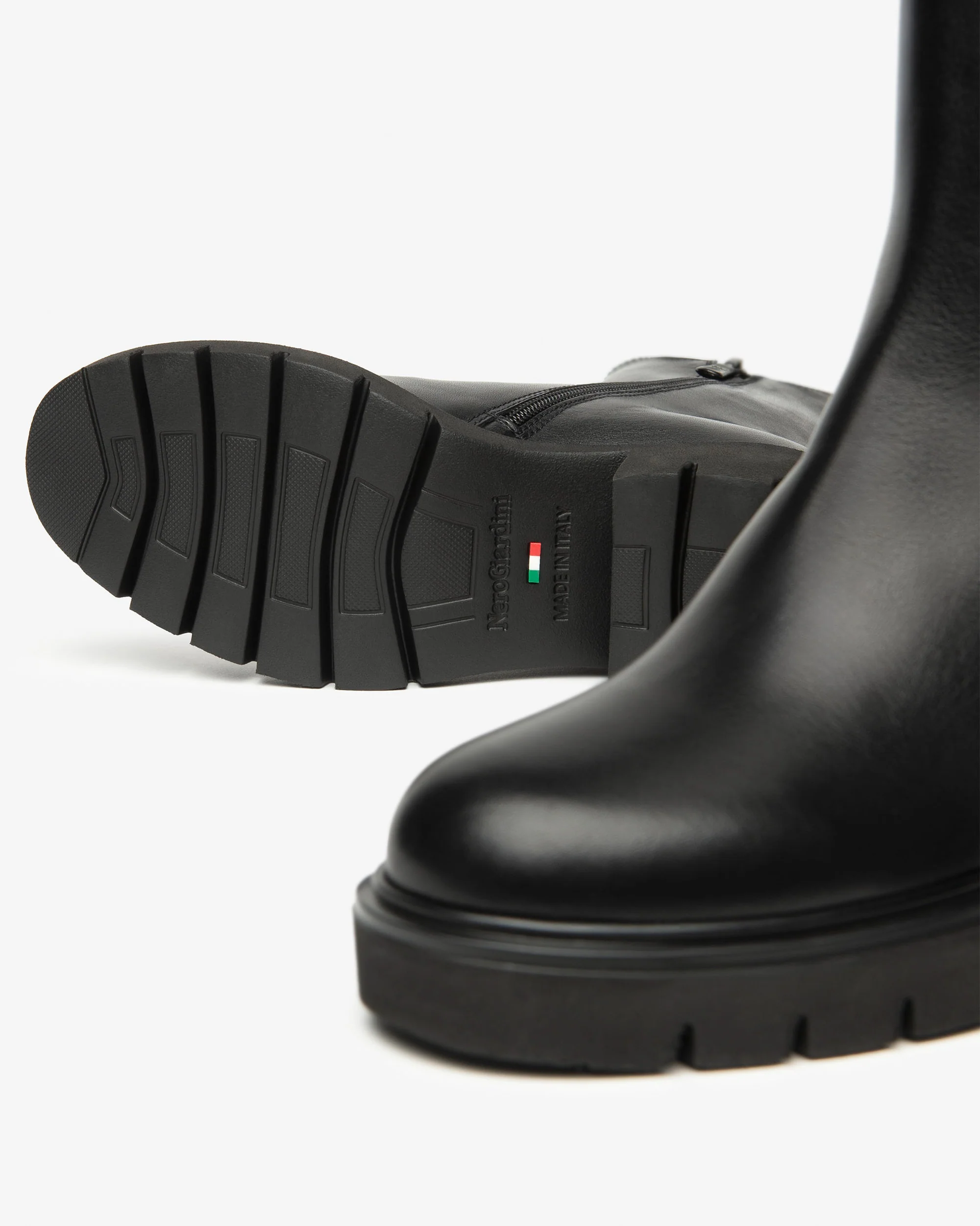 Women’s Leather Chelsea Boots - Image 4