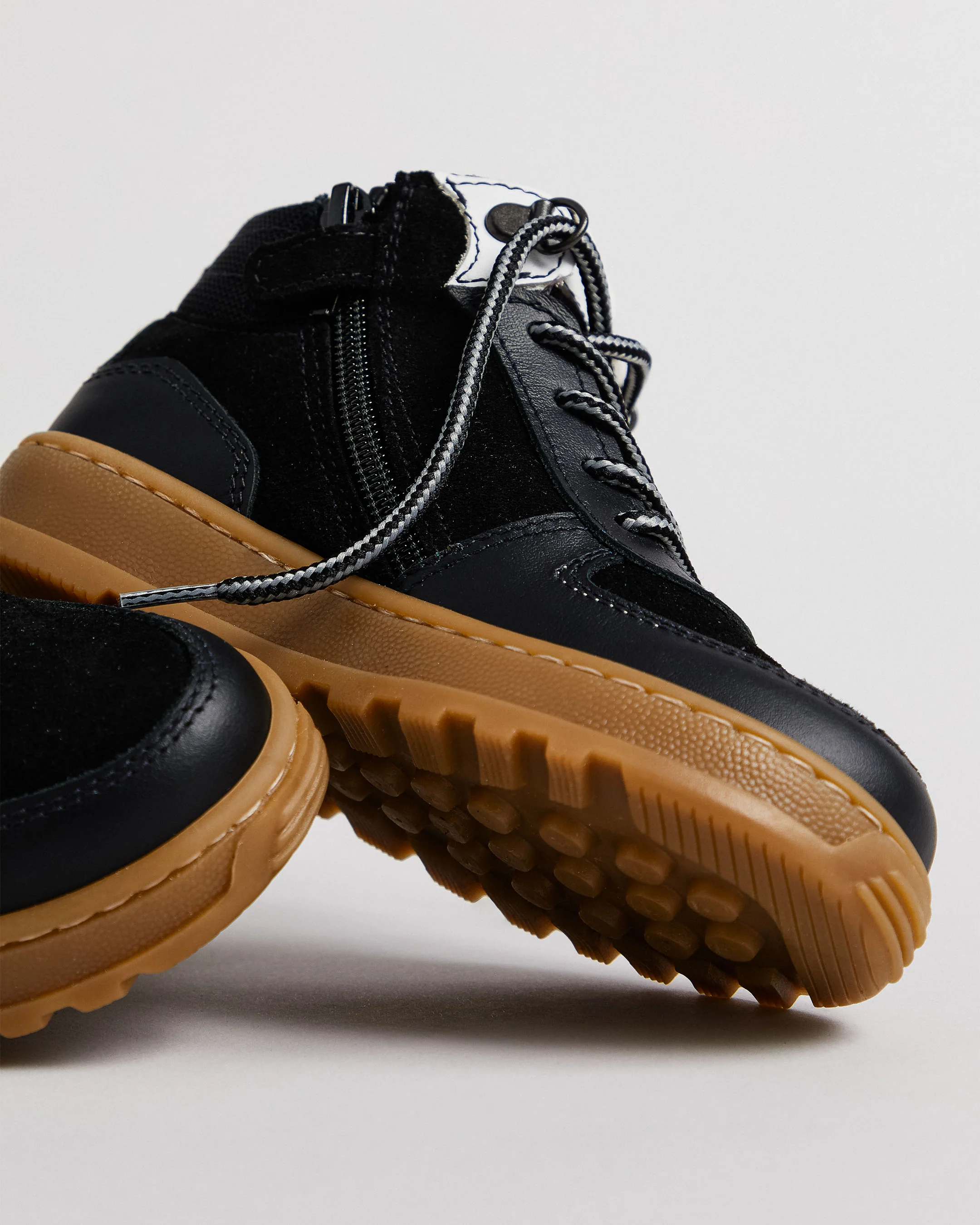 Junior Leather and Canvas Ankle Boots for Boys - Image 4